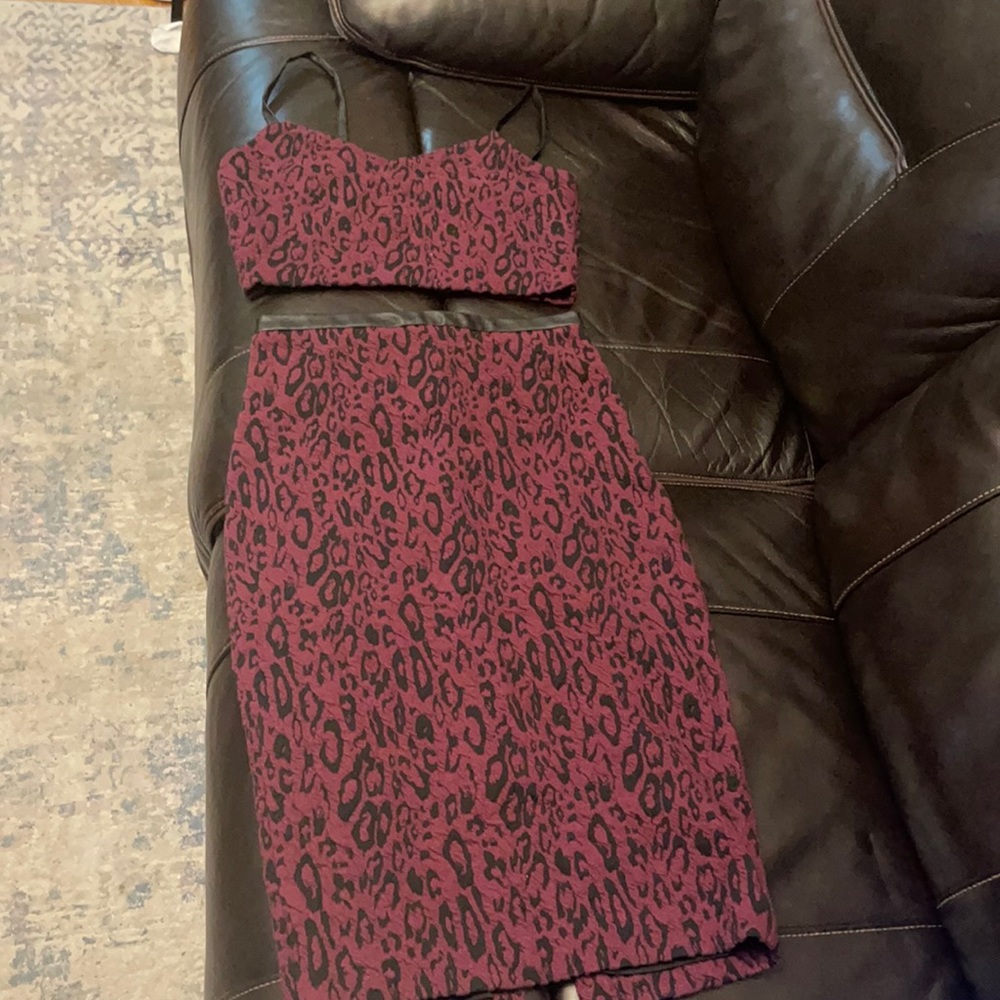 This beautiful sexy two piece set of short top plus a high waisted pencil skirt.